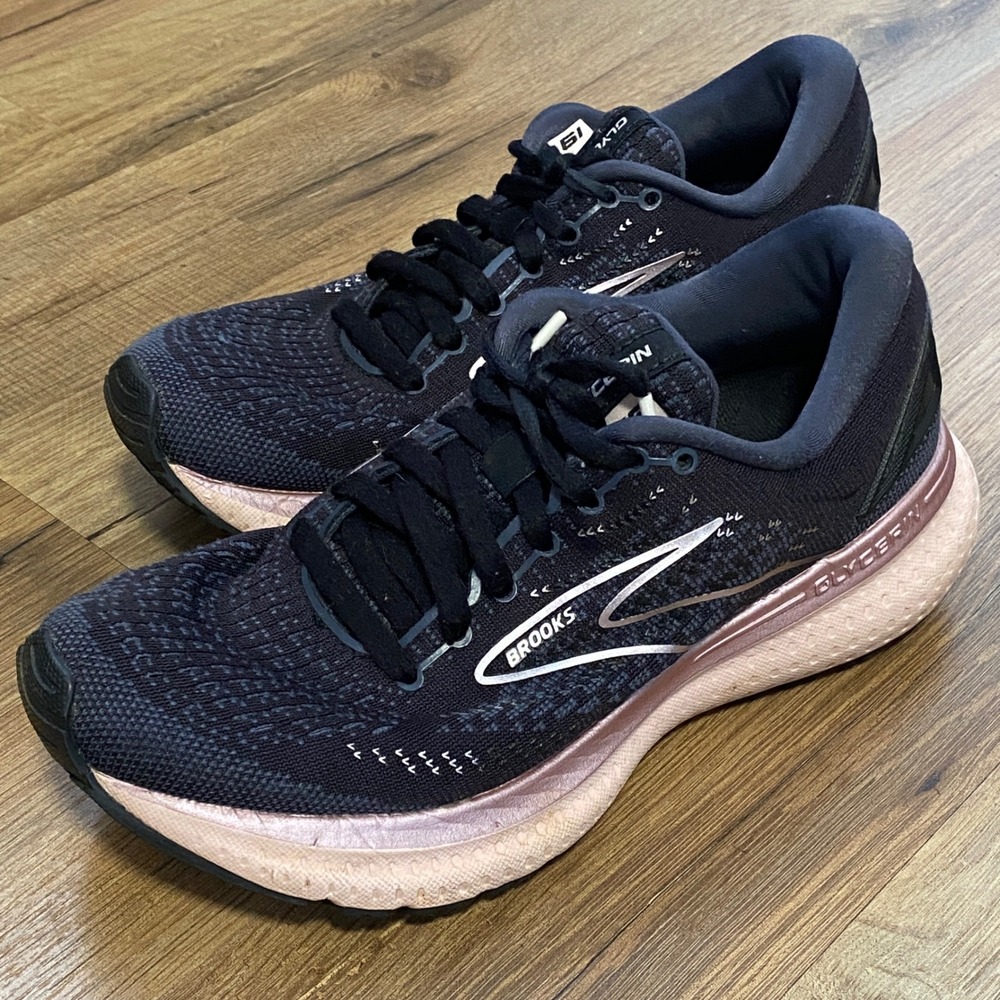 Brooks Womens Black and Pink Running Shoes